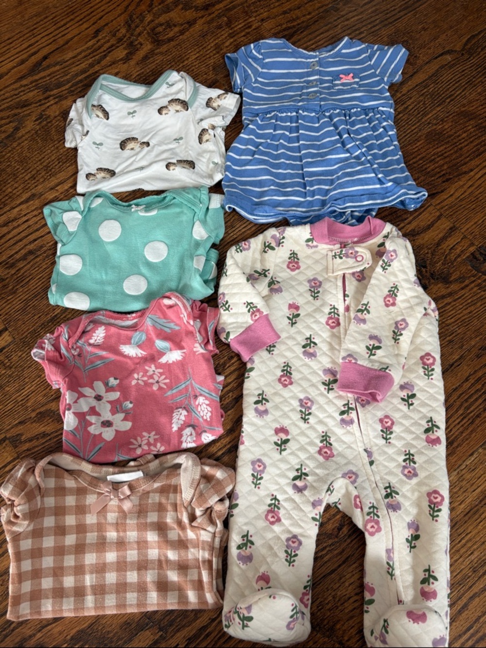 Bundle | 6 outfits of Mixed Baby Girls Onesies & Footed Sleeper